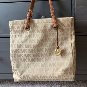 Michael Kors Purse  Used/Like new Condition